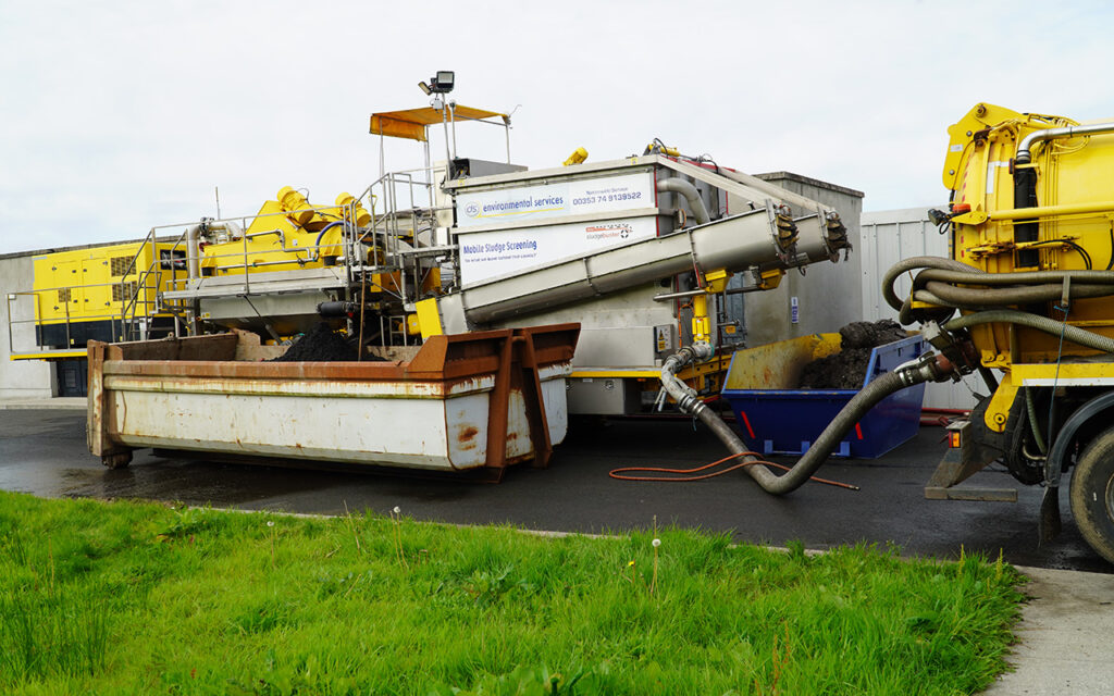 MOBILE CENTRIFUGE DEWATERING AND THICKENING RIG